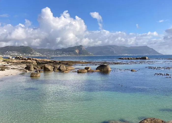 Penguin Haven . Luxury 2 Bedroom, Boulders Beach.