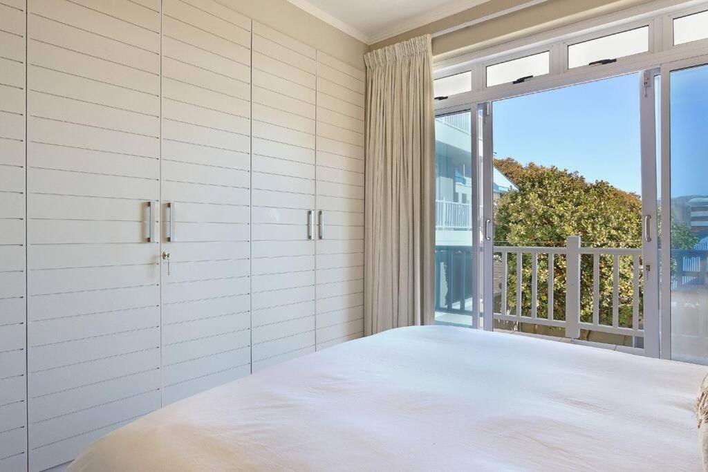 Apartment Penguin Haven . Luxury 2 Bedroom, Boulders Beach. *