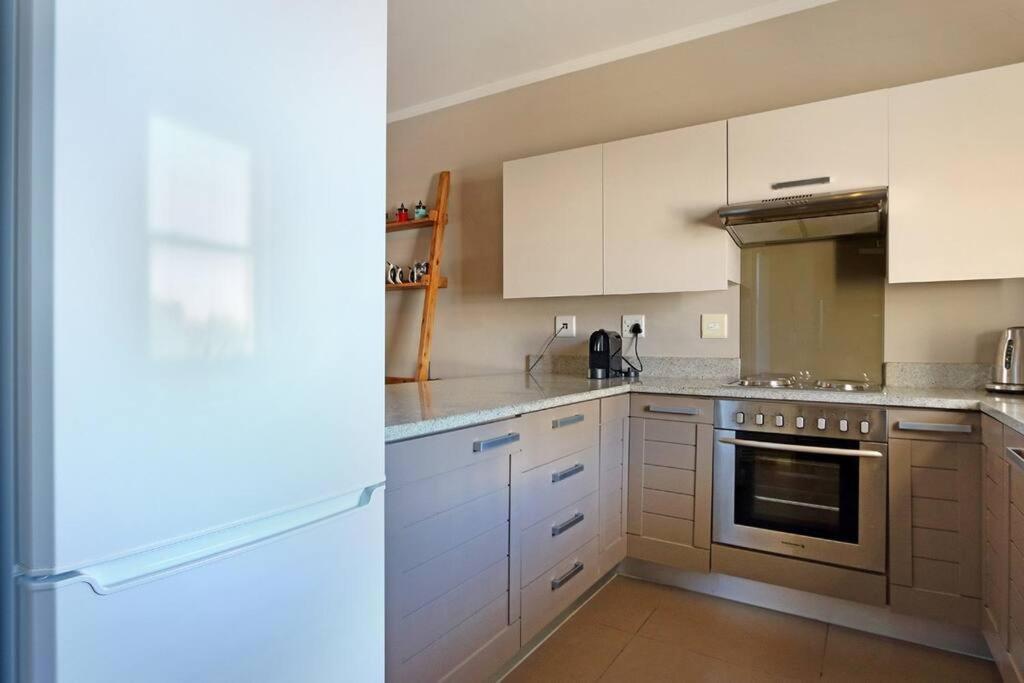 Penguin Haven . Luxury 2 Bedroom, Boulders Beach. Apartment Kapstadt
